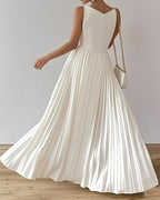 Elegant Sleeveless Pleated Solid Color Dress