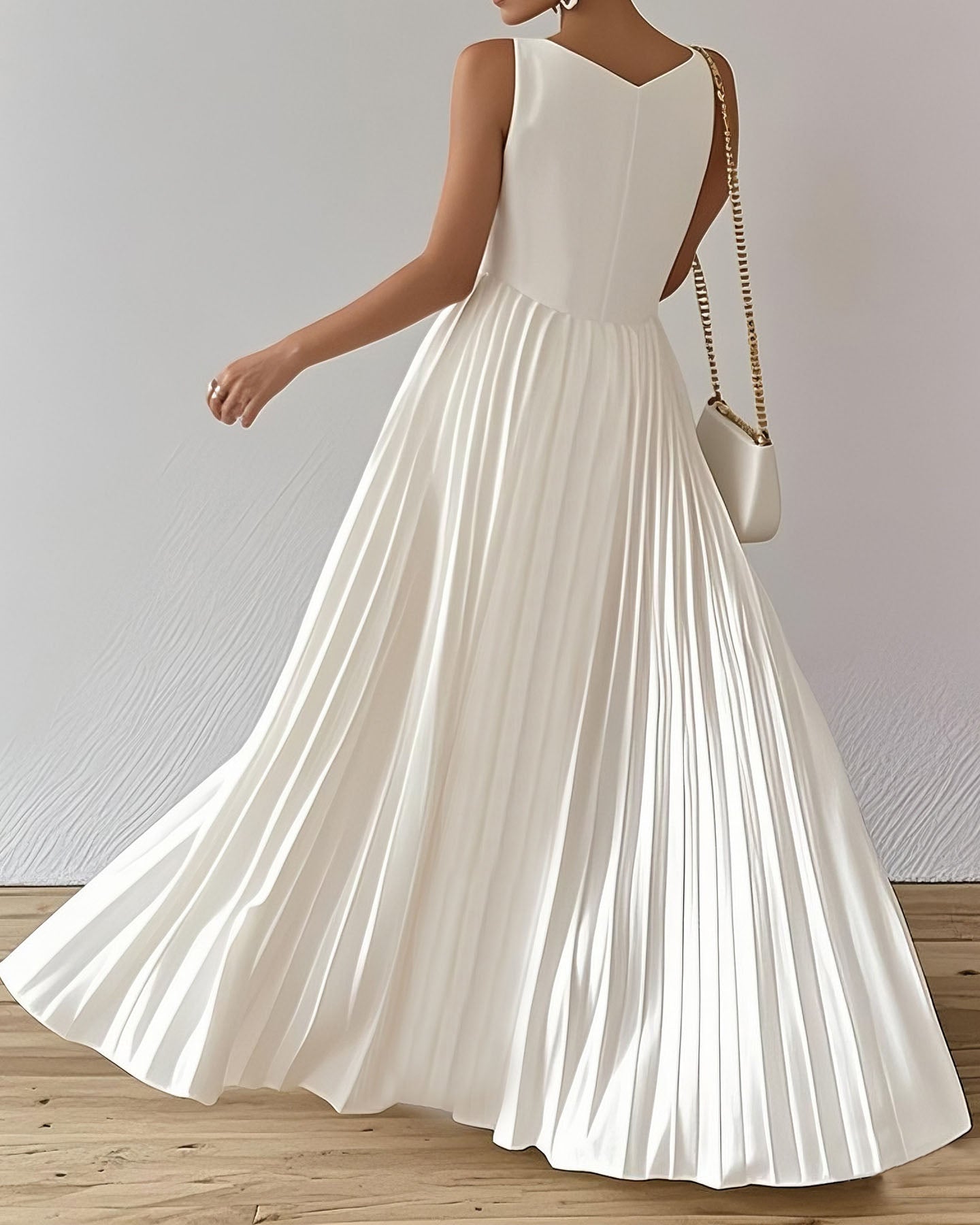 Elegant Sleeveless Pleated Solid Color Dress