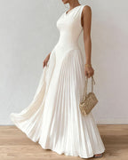 Elegant Sleeveless Pleated Solid Color Dress