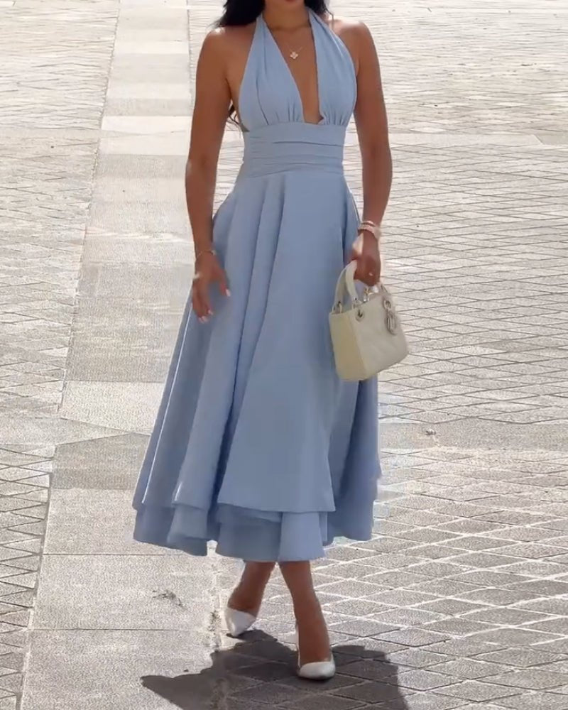 Sleeveless solid color waist-cinching dress