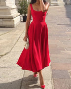 Elegant sleeveless solid color dress